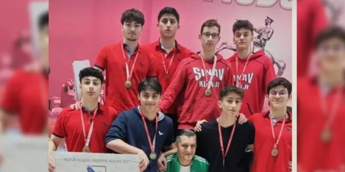 Trabzon Sınav Koleji yüzücülerinden birincilik