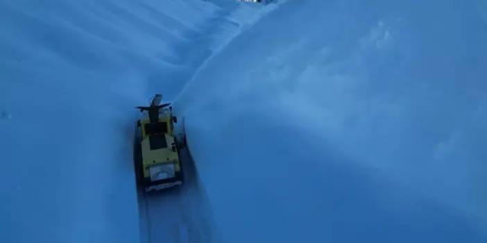 Artvin'de karla mücadele havadan görüntülendi