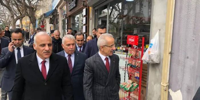 Bakanı Uraloğlu'nun Trabzon ziyareti! Esnaf ve vatandaşlarla buluştu