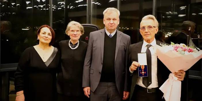 Dr. İhsan Alioğlu’na Almanya Federal Cumhuriyeti Liyakat Nişanı verildi