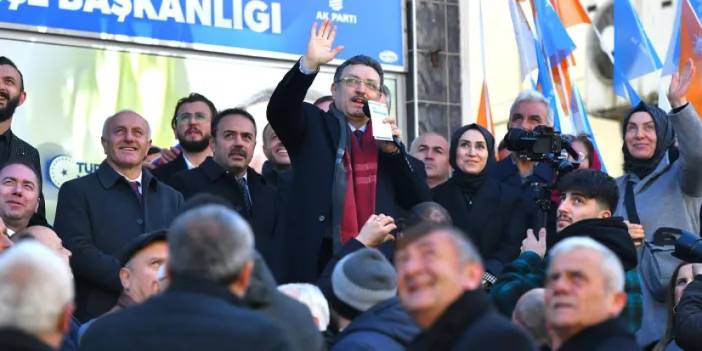 AK Parti Trabzon Büyükşehir Belediye Başkan Adayı Ahmet Metin Genç'ten Düzköy ve Maçka çıkarması! "Bu iş hizmet aşkıdır"