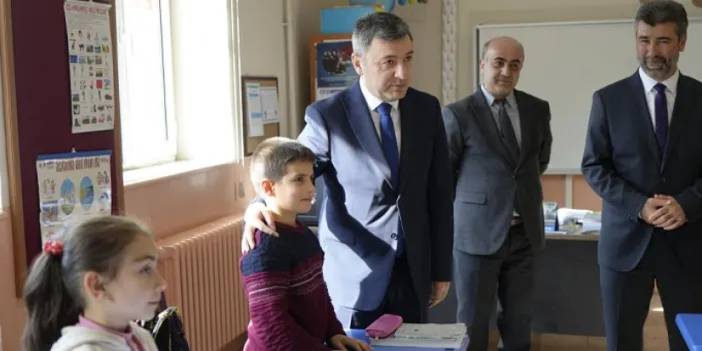 Gümüşhane Valisi Tanrısever köy okulları için harekete geçti