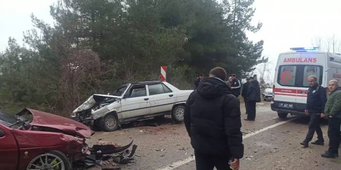 Sinop'ta polisin dur ihtarına uymayan sürücü 3 kişiyi yaraladı