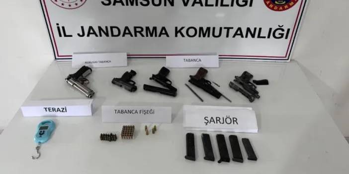 Samsun'da bir evde 5 tabanca ele geçirildi!