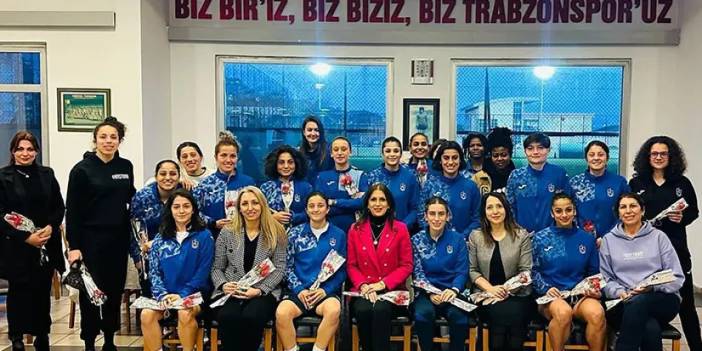 Trabzonspor Kadın Komisyonu Başkanı Hatice Öztürk’ten Kadın Futbol Takımına ziyaret