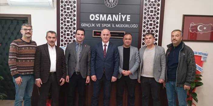 Trabzonsporlu taraftardan Osmaniye Gençlik ve Spor İl Müdürü Yusuf Çebi'ye ziyaret