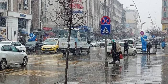 Erzurum'da kar yağışı sürprizi!