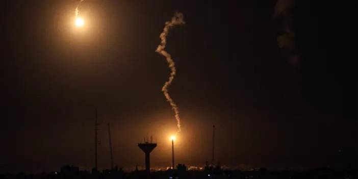 Gazze'de Ölümcül Gece: İsrail Saldırıları 80 Can Aldı