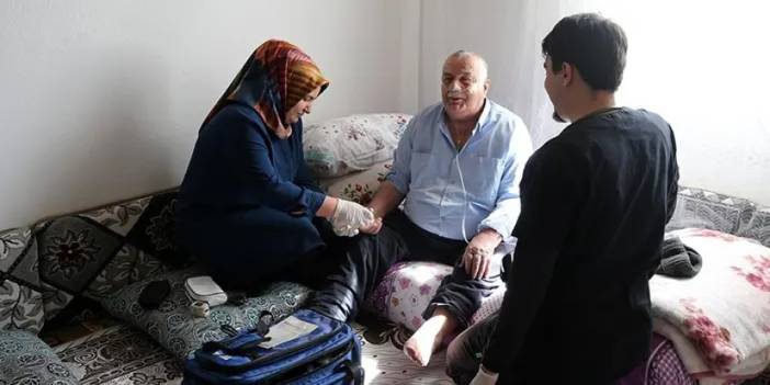 Türkiye'de 140 Bin Yaşlıya Evde Bakım Hizmeti: Bütünleşik Model Genişliyor