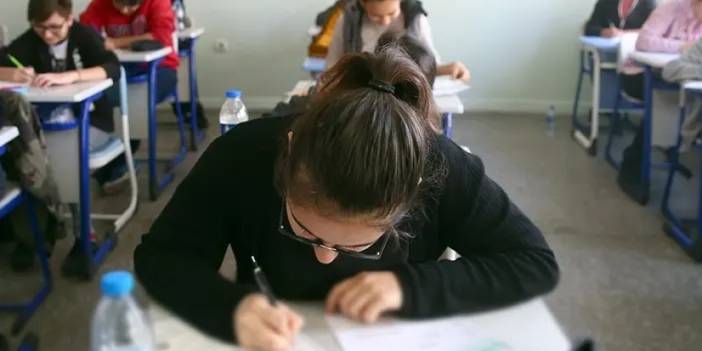 Türkiye'nin Eğitimde Yüz Yıllık Büyük Dönüşümü: Öğrenci ve Öğretmen Sayısında Rekor Artış