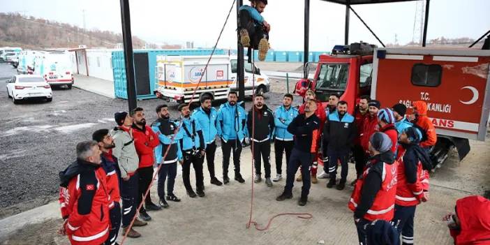 Eğitime Trabzon'dan da personel katıldı! Arama kurtarma görevi yapabilecekler