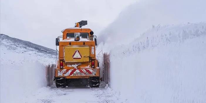 Van'da kar yağışı etkili oldu! 145 yerleşimin yolu ulaşıma kapandı