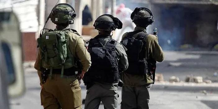 İsrail askerleri Batı Şeria'da 15 Filistinliyi gözaltına aldı