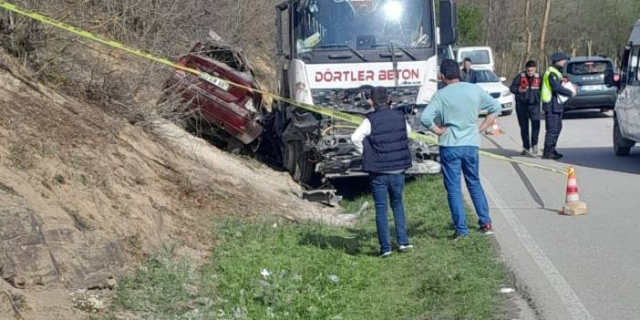 Samsun'da beton pompası aracıyla otomobil çarpıştı! 1 ölü