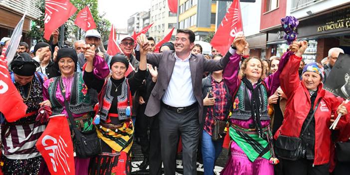 Ortahisar Belediye başkanı Ahmet Kaya 1 Mayıs kutlamalarına katıldı "Kula kulun olmadığı..."