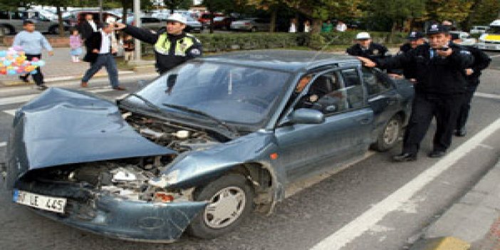 Trabzonlu araç kaza yaptı