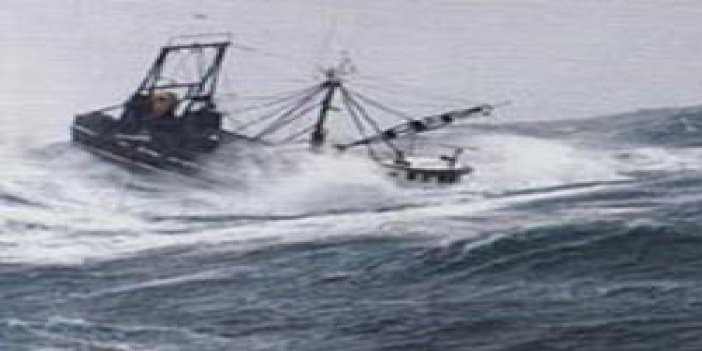 2 balıkçı teknesi yönlerini kaybetti