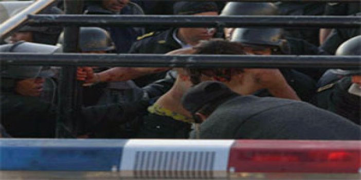 Polis dehşeti: 30 ölü
