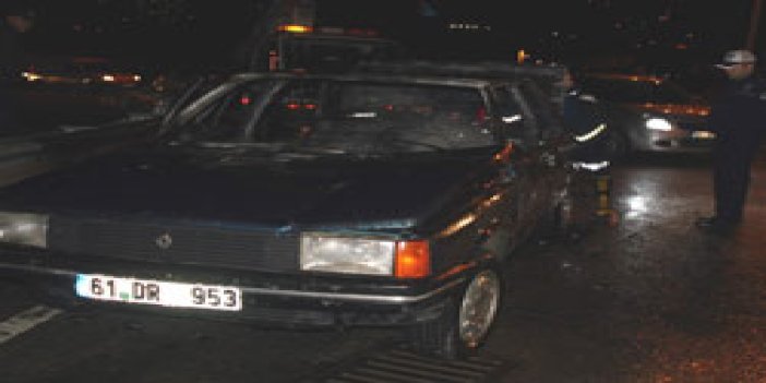 Trabzon'da araç cayır cayır yandı!