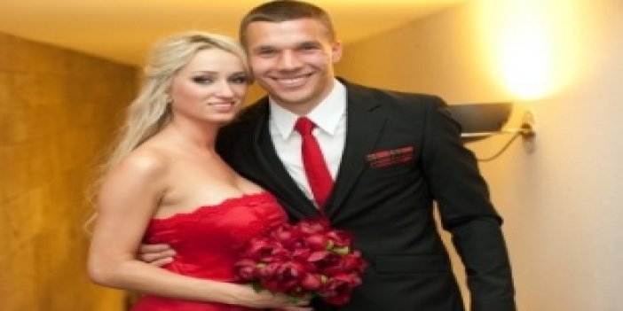 Lucas Podolski evlendi!