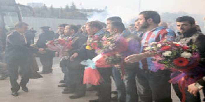Taraftar kararı Taksim'de kutladı!