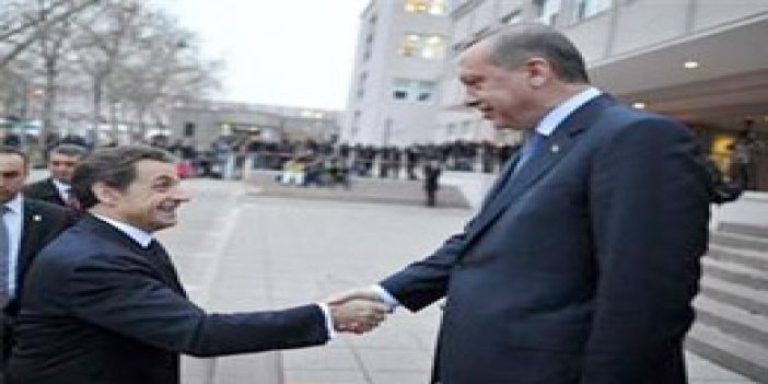 Erdoğan Sarkozy'nin yüzüne...