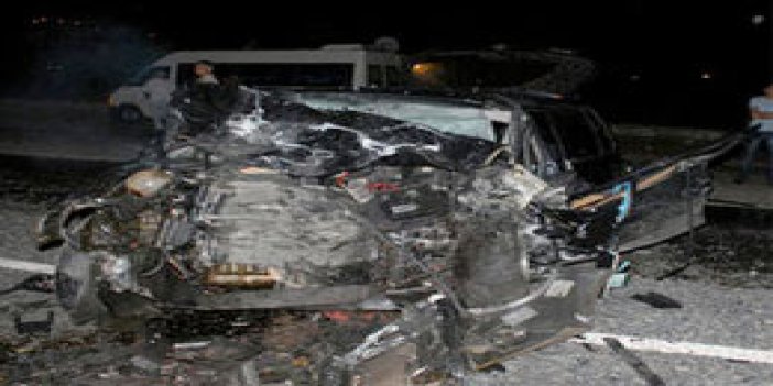 Otomobil TIR'ın altına girdi: 2 ölü
