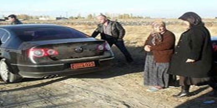 Meclis arabasıyla PKK mezarına