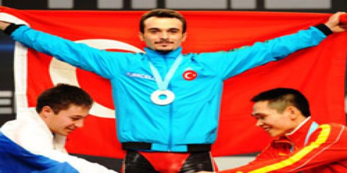 Trabzonspor'dan Mete'ye kutlama!