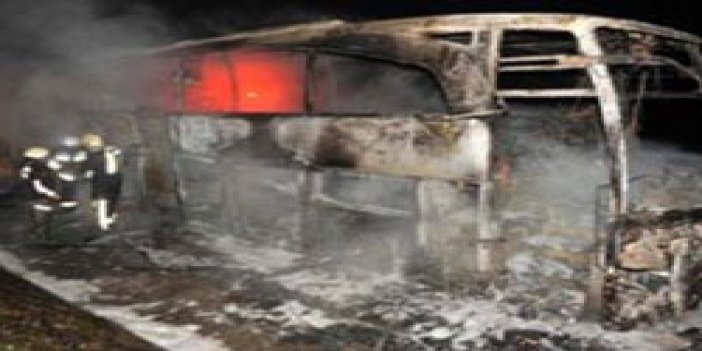 CHP'nin seçim otobüsü yakıldı