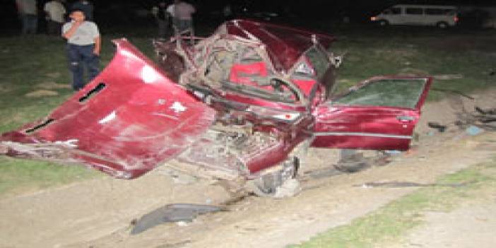 Samsun'da kaza minübüs ile otomobil çarpıştı 1 ölü 5 yaralı. 2 Mayıs 2012