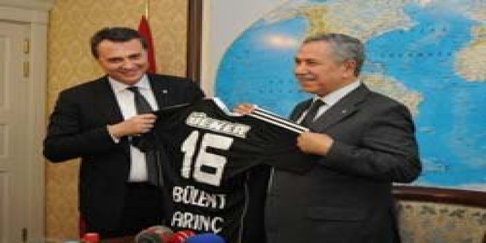 Bülent Arınç'a Beşiktaş forması