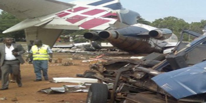Yolcu uçağı binaya çarptı: 150 ölü
