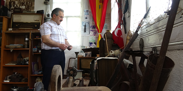 Trabzon'da eşyalarını tarihi evinde sergiliyor!" Hepsinin hikayesi var"