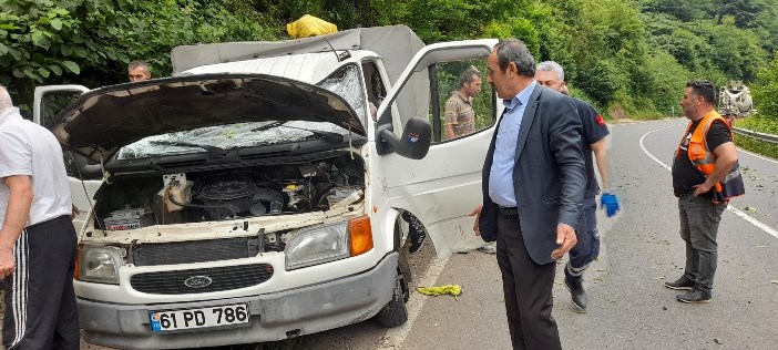 Trabzon'da kaza! Köy yolundan karayoluna düştü: 3 yaralı