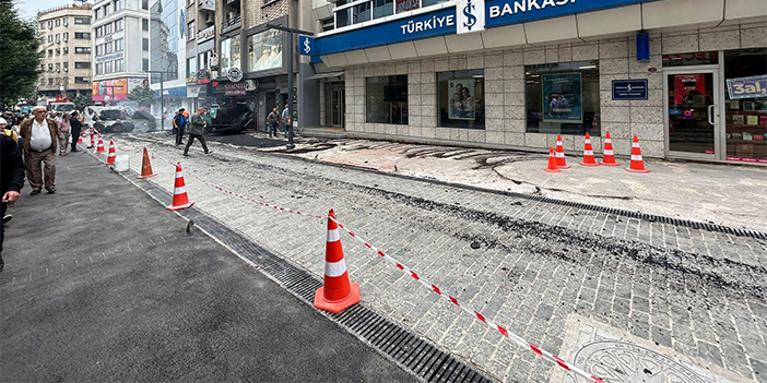 CHP’li Oyman’dan Kahramanmaraş Caddesi’ne asfalt serilmesine eleştiri “Trabzon böyle zulüm görmedi”