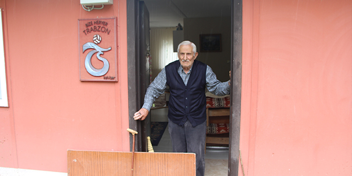 Trabzon'da selden etkilenen yaşlı çift o anları anlattı