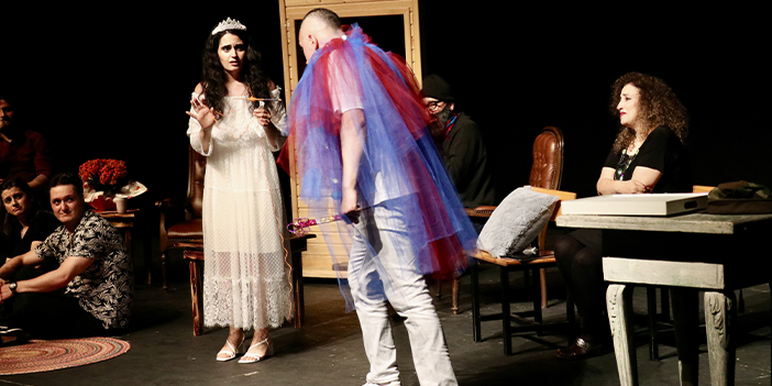 Trabzon'da teknoloji bağımlılığı ve akran zorbalığı tiyatro oyunu ile anlatıldı