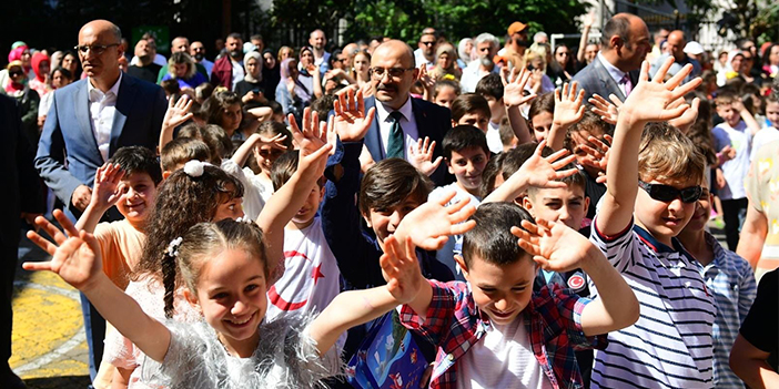 Trabzon’da öğrencilerin karne heyecanı