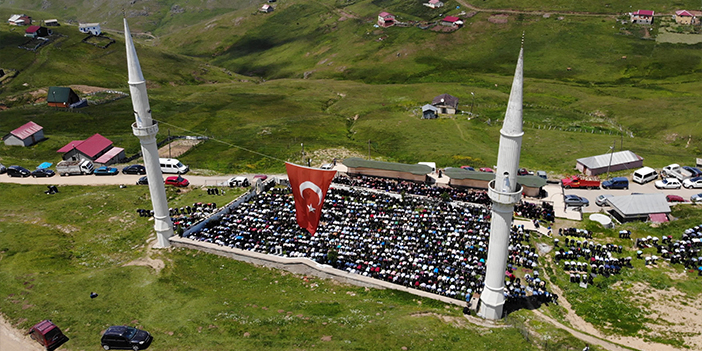 Trabzonlu minare ustası Kadırga Yaylası'nda yaptığı minarelerin anlamını dile getirdi