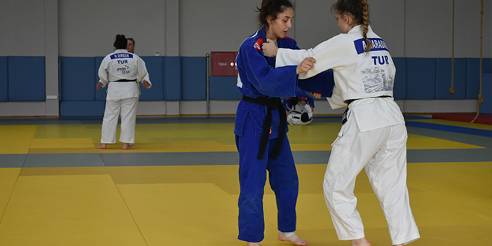 Genç Kadın Judo Milli Takımı turnuvaya Trabzon'da hazırlanıyor