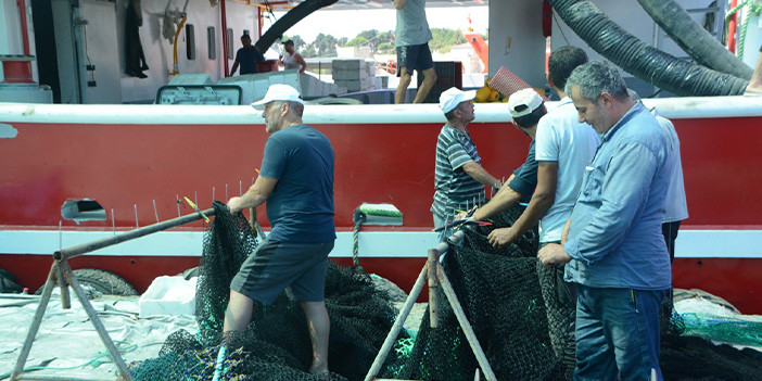 Karadeniz'de balıkçılar av sezonu için hazır