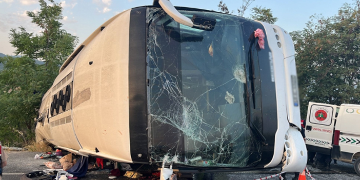  Denizli'de tır yolcu otobüsüne çarptı! 6 ölü, 43 yaralı