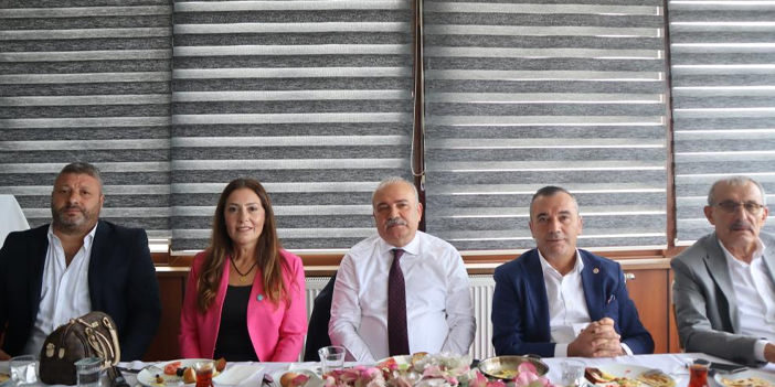 Şükrü Kuleyin’in Trabzon’da teşkilatlarla buluştu! “Seçimlerin en iddialı partisiyiz”