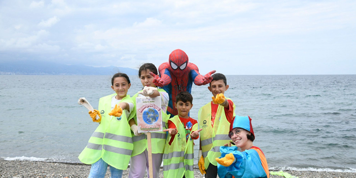Trabzon'da sahil temizliği yapıldı 