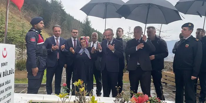 Bakan Yardımcısı Turan Eren Bülbül'ün mezarını ziyaret etti