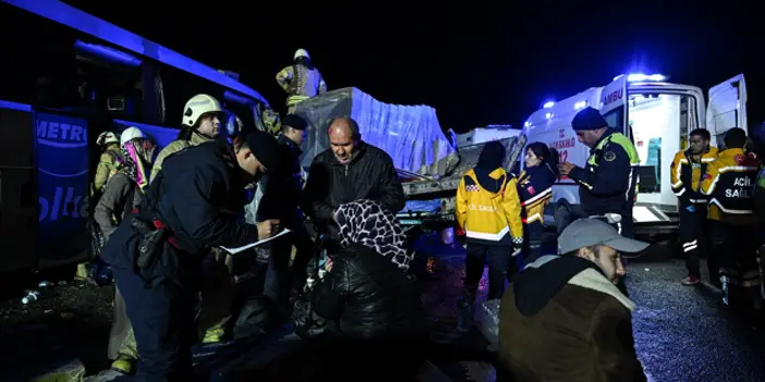 Kuzey Marmara'da yolcu otobüsüyle tır çarpıştı! 1 ölü, 31 yaralı