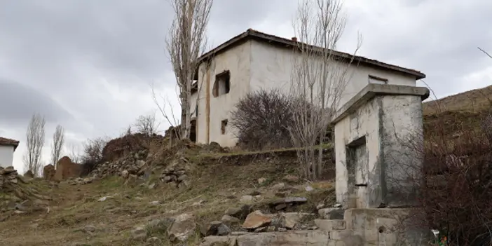 Sivas'ın bu köyü 15 yıl önce terk edildi! Sebebi ise ürkütücü