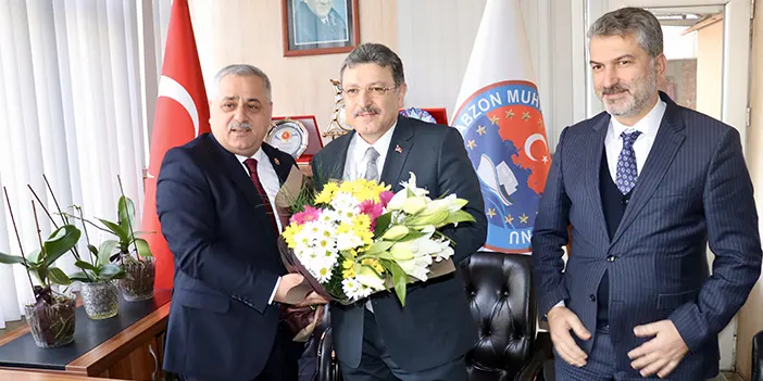 AK Parti Trabzon Büyükşehir Belediye Başkan adayı Genç muhtarlarla buluştu