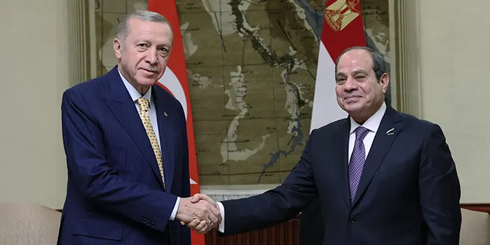 Cumhurbaşkanı Erdoğan 12 yıl sonra Mısır'da! Sisi tarafından karşılandı